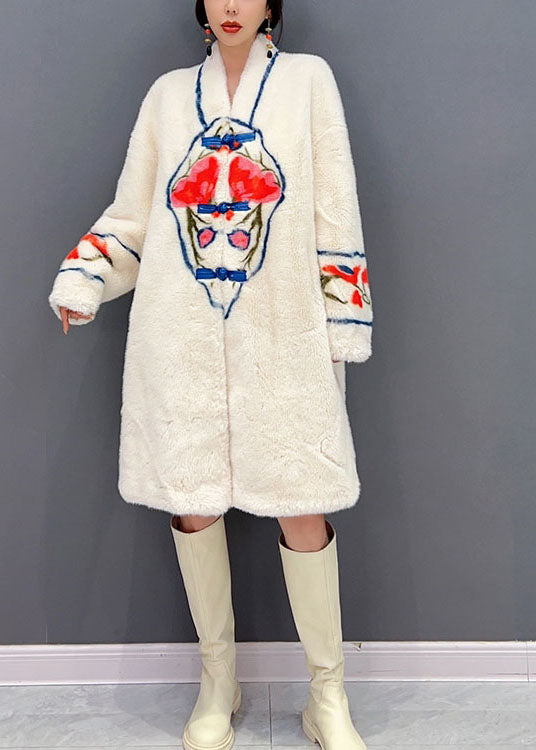 Französischer weißer V-Ausschnitt Orientalischer Knopfdruck Flauschiger Pelzmantel Winter