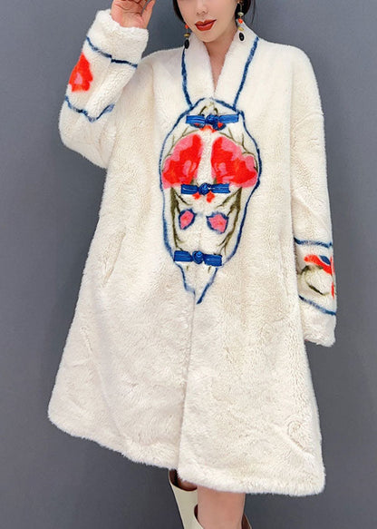 Französischer weißer V-Ausschnitt Orientalischer Knopfdruck Flauschiger Pelzmantel Winter