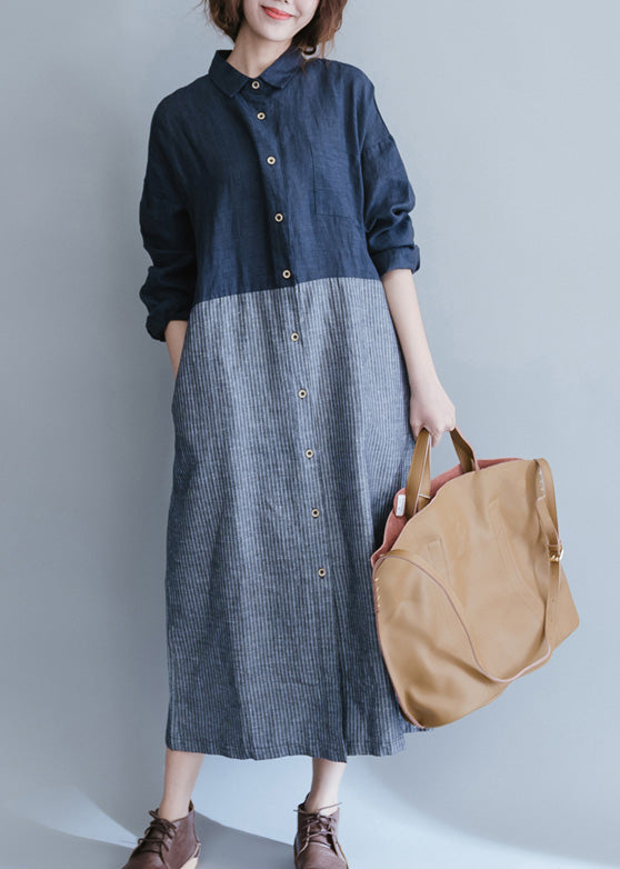 Französische Patchwork-Baumwollgarderoben, Einbauarbeit, blau gestreifte Baumwollroben, Frühlingskleid