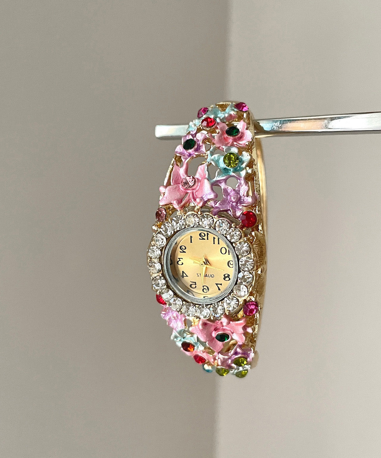 Relojes de aleación de oro rosa con circonitas florales y cloisonné