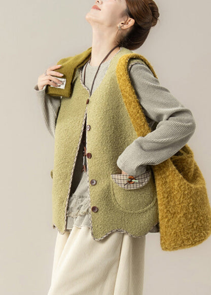 Conjunto de dos piezas de chaleco y top de piel sintética con botones verdes sin mangas