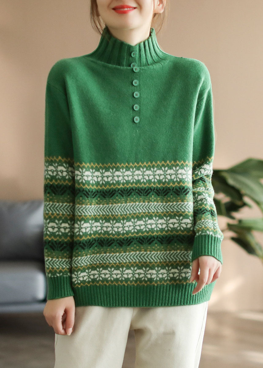 Grüner dicker Strickpullover mit Knopfdruck und langen Ärmeln
