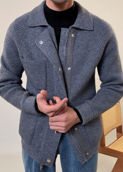 Grauer, kuscheliger Baumwollstrickmantel mit Knopftaschen und Reißverschluss für Herren (Frühling)