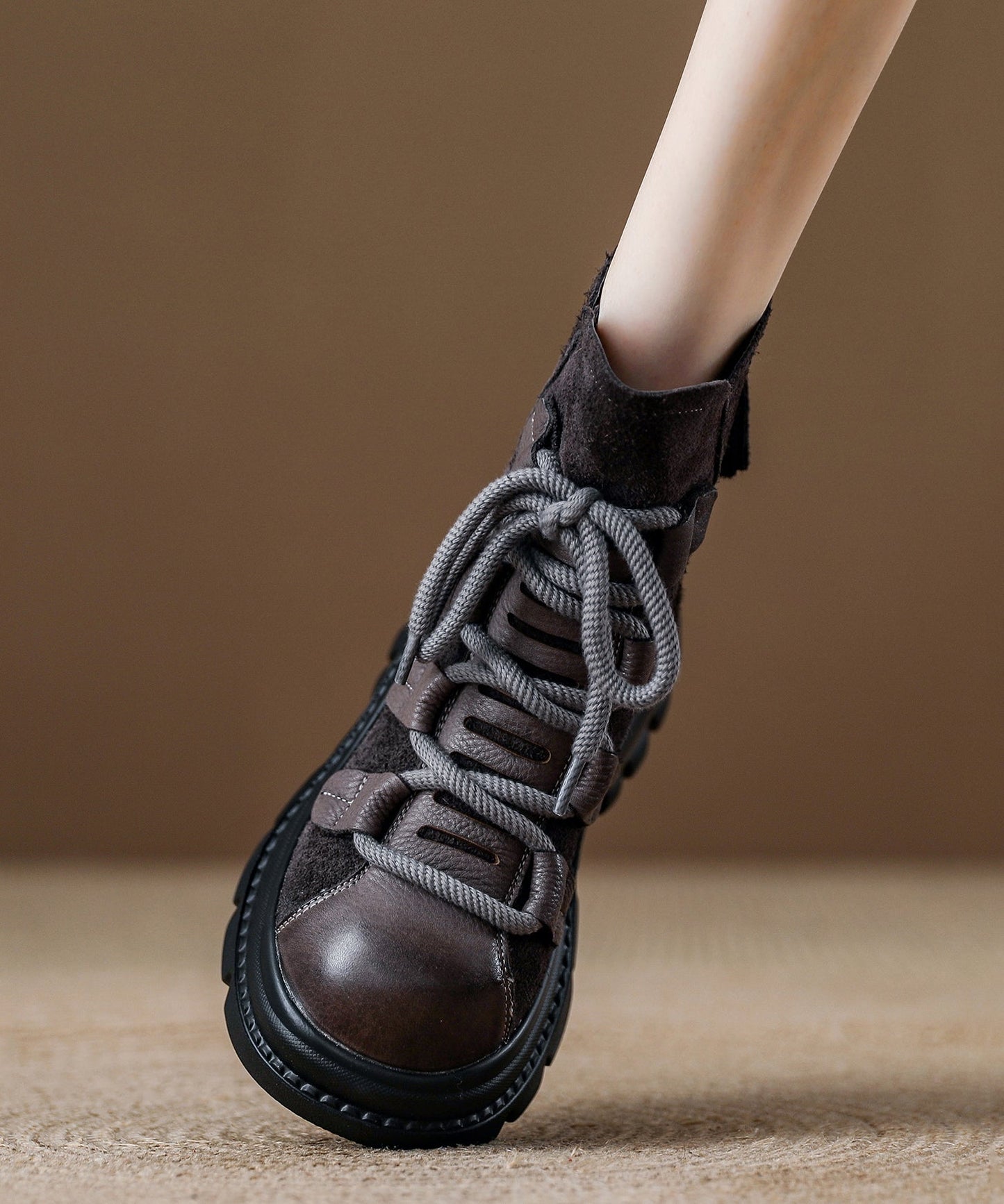 Graue Plateau-Schnürstiefel aus Wildleder für Damen