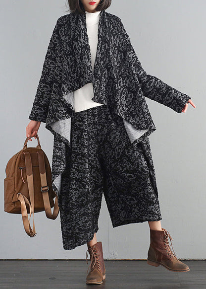 Grauer V-Ausschnitt, asymmetrischer Trenchcoat und Crop-Hose, zweiteiliges Set für den Herbst