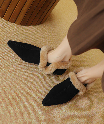 Zapatos planos de ante color albaricoque hechos a mano con punta puntiaguda y forro de lana afelpada