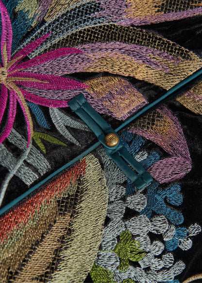 Handgefertigte schwarze Seidenveloursweste mit chinesischen Knöpfen und Stickereien für den Frühling