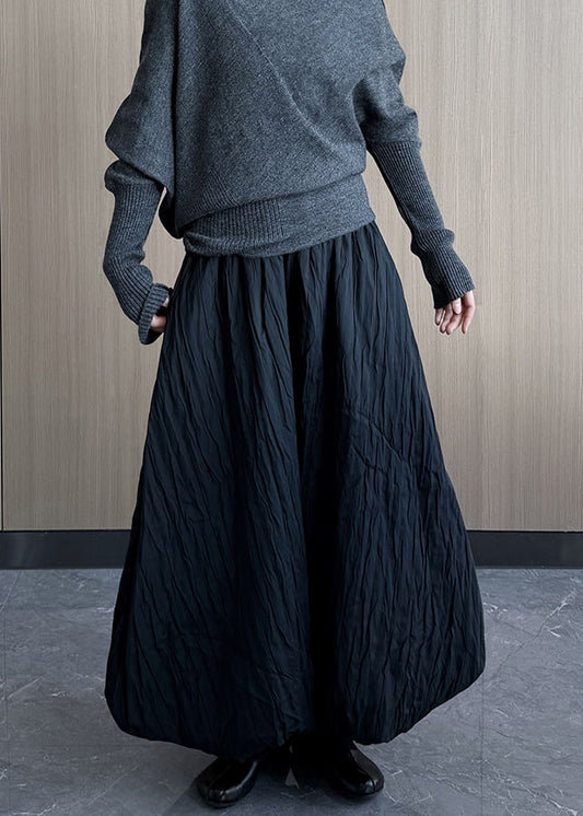 Handgefertigte schwarze Röcke mit extra großem Saum und feiner Baumwollfüllung für den Winter