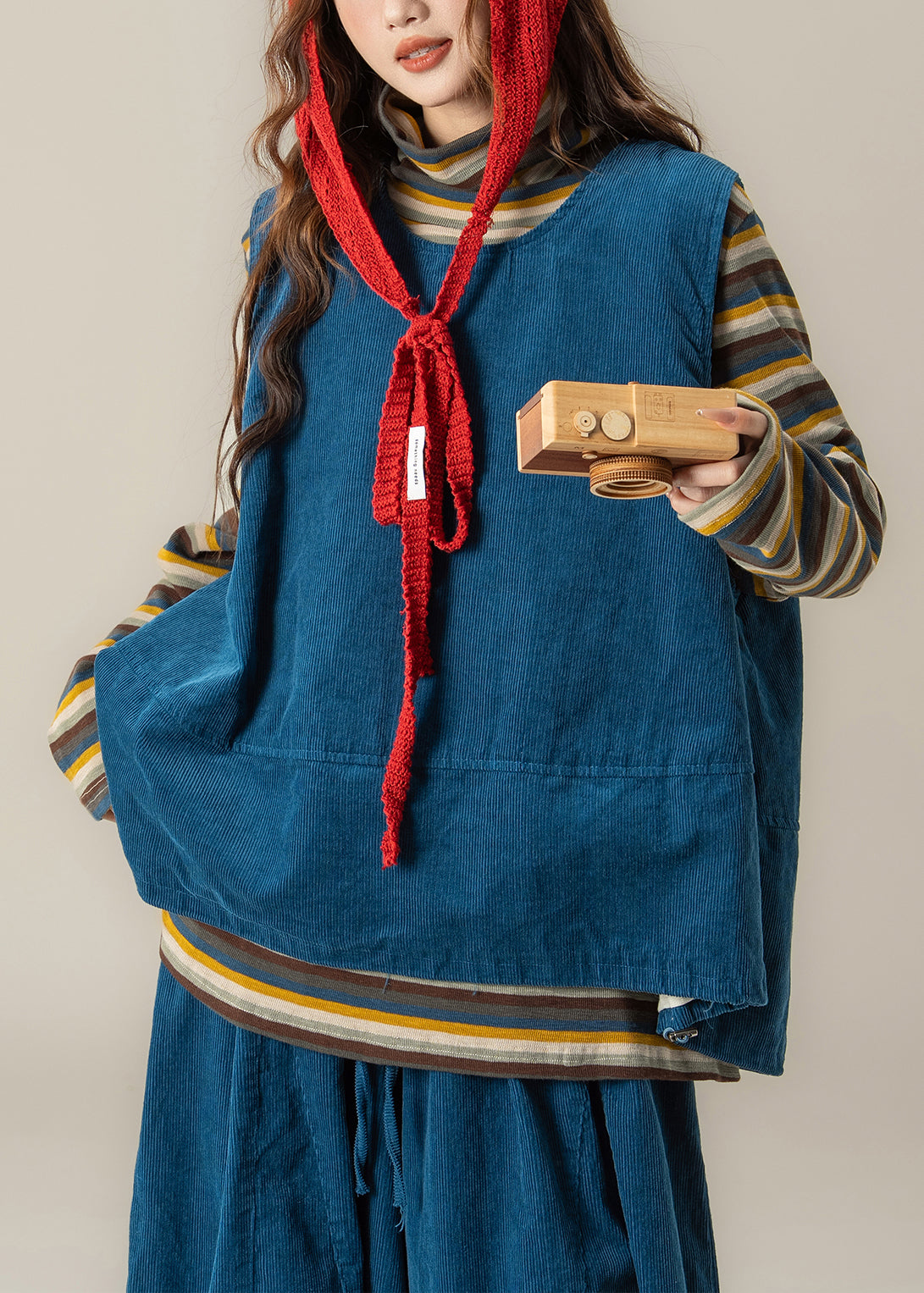 Handgefertigtes blaues Cord-Set mit Rundhalsausschnitt, bestehend aus Weste, T-Shirt und Hose, 3-teilig, für Damen, Frühling