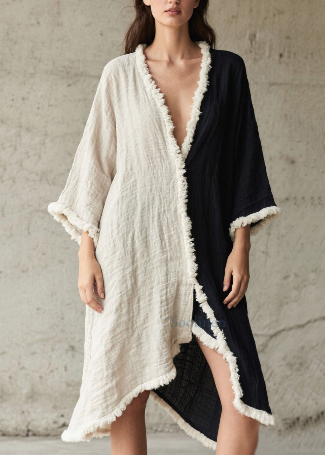 Handgefertigte, asymmetrische Patchwork-Strickjacke aus Kunstpelz im Colorblock-Stil für den Frühling