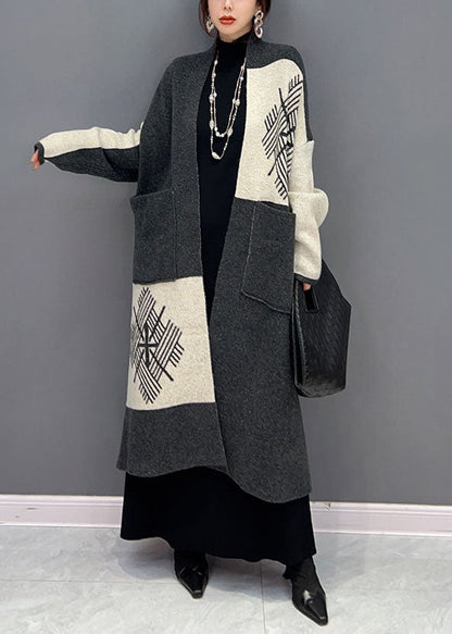 Handgemachte dunkelgraue übergroße Patchwork-Taschen Woll-Cardigans Frühling