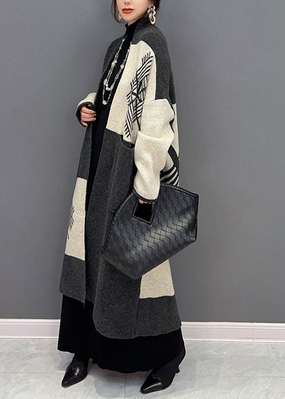 Handgemachte dunkelgraue übergroße Patchwork-Taschen Woll-Cardigans Frühling
