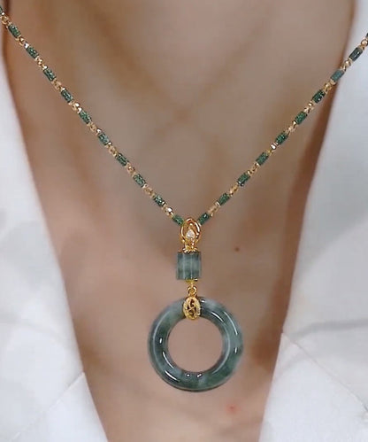 Collar con colgante de hebilla de ping con gema de aleación verde hecho a mano