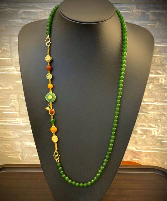 Collar desmontable con piedras preciosas tejidas a mano en verde