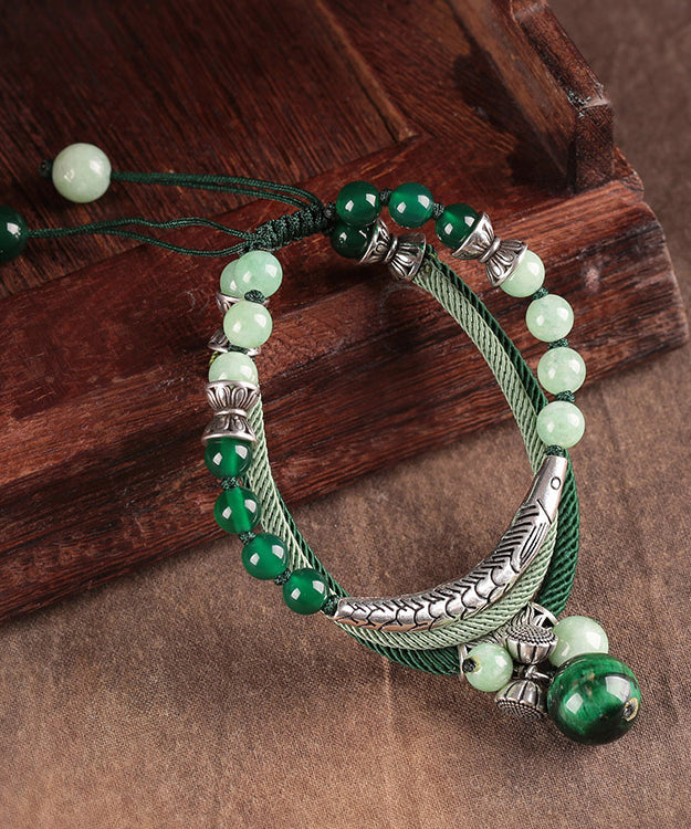 Handgefertigtes Charm-Armband aus grünem Sterlingsilber mit Jade-Achat und Katzenauge