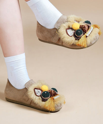 Zapatos planos de ante marrón claro hechos a mano bordados