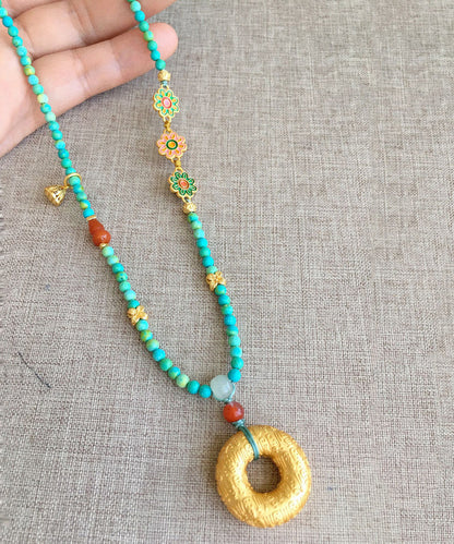 Collar con colgante de borla floral de jade turquesa verde claro hecho a mano