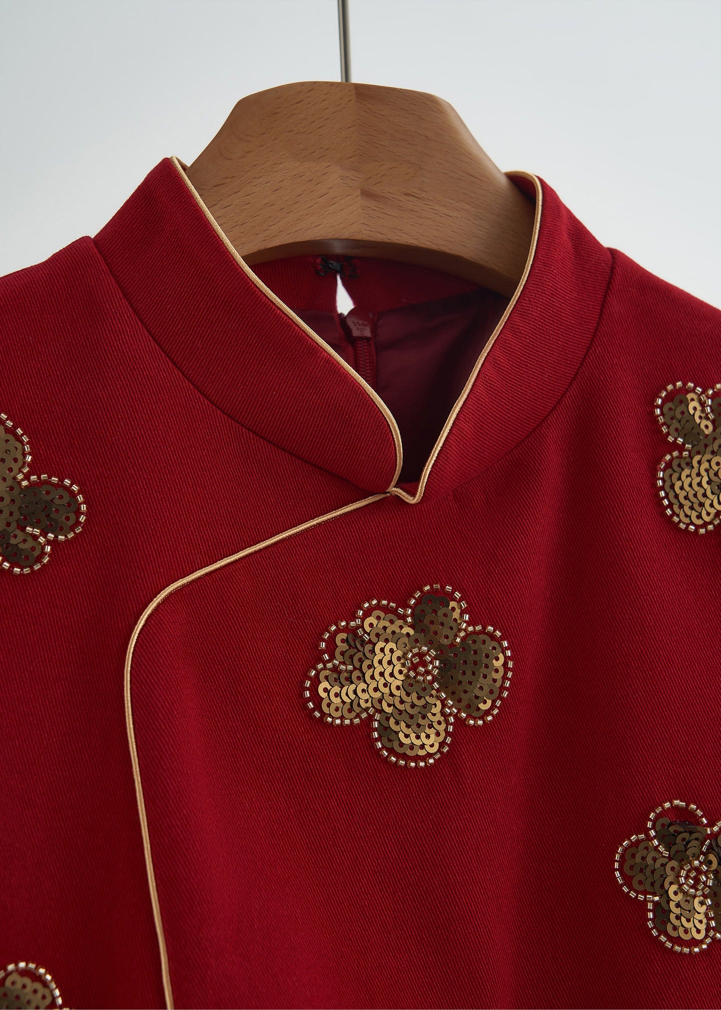 Chalecos de algodón con lentejuelas y flores de cuello mandarín de morera hechos a mano para primavera