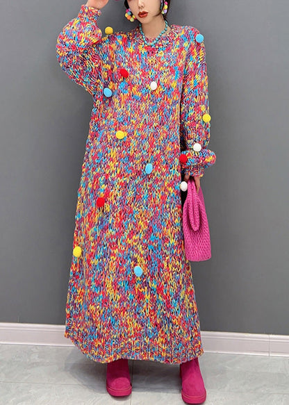 Handgemachte O-Ausschnitt Print Fuzzy Ball verziert stricken lange Pullover Kleider Winter