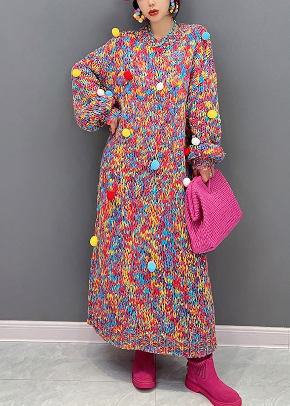 Handgemachte O-Ausschnitt Print Fuzzy Ball verziert stricken lange Pullover Kleider Winter