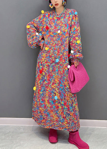 Handgemachte O-Ausschnitt Print Fuzzy Ball verziert stricken lange Pullover Kleider Winter