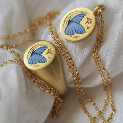 Collar con colgante de mariposa dorado en plata de ley hecho a mano