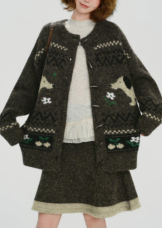 Handgefertigtes zweiteiliges Set aus Jacquard-Strickstoff mit Hundemotiv in Teegrün für den Frühling