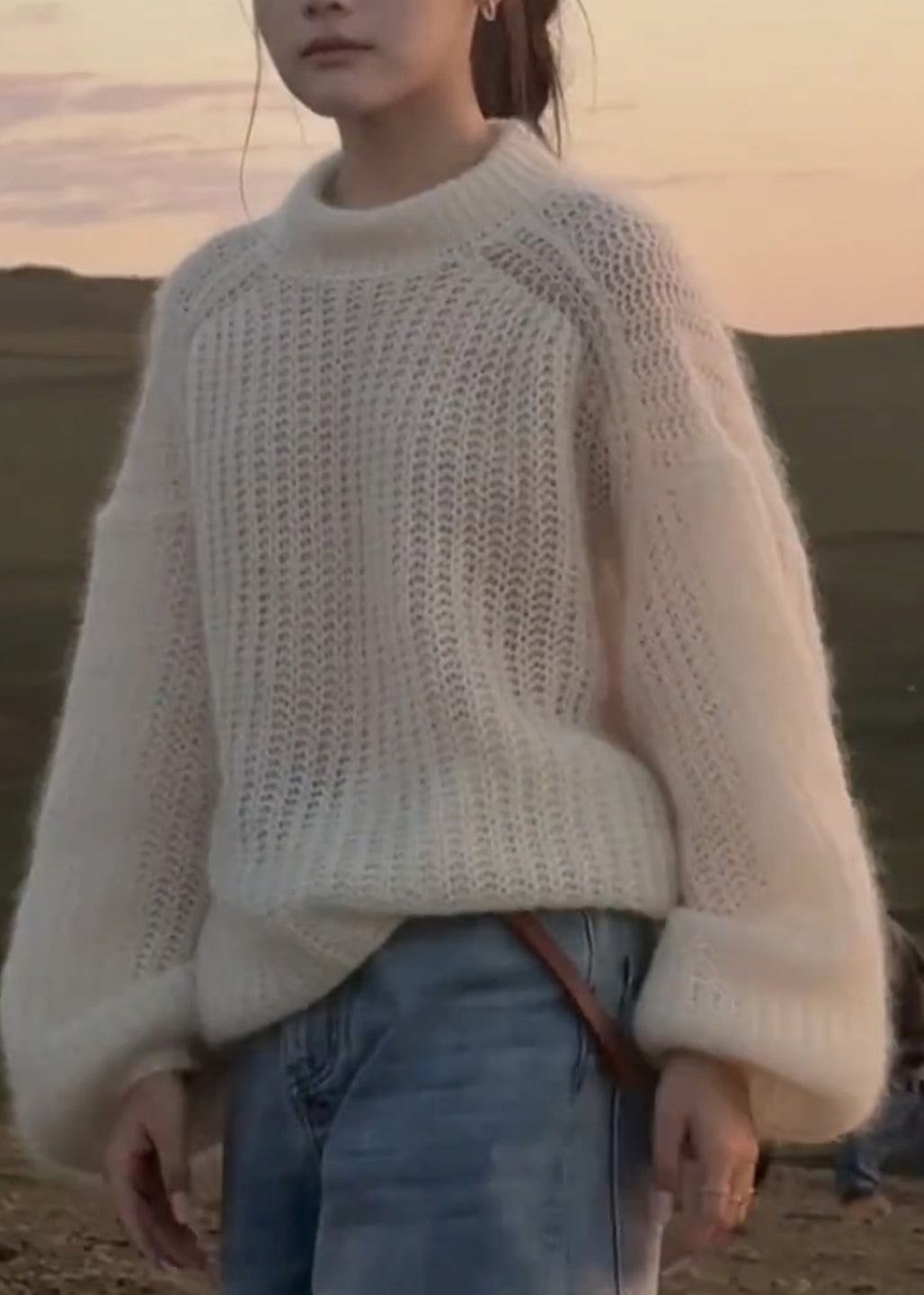 Handgefertigte weiße Patchwork-Strickpullover aus einfarbiger Baumwolle für den Frühling