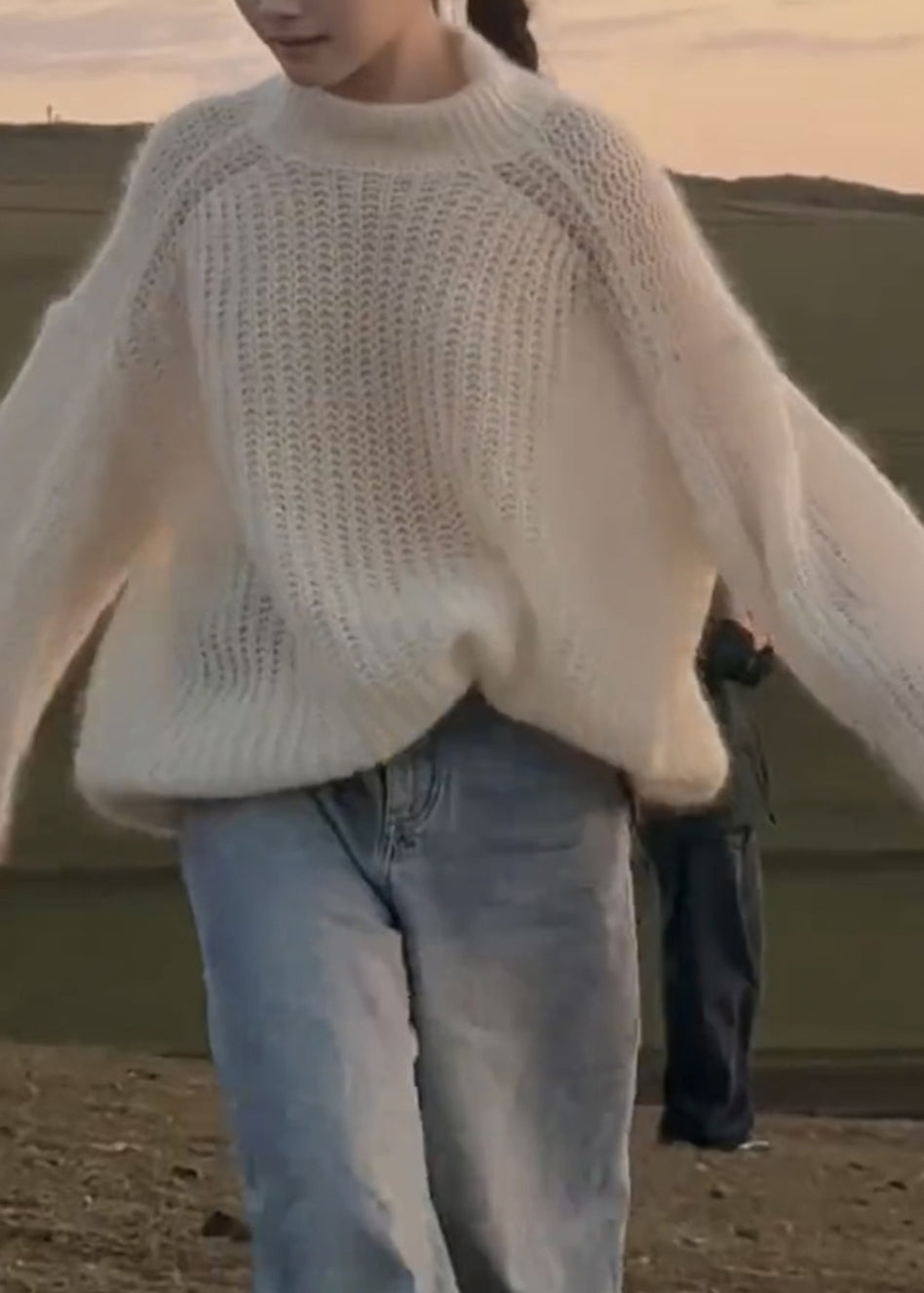 Handgefertigte weiße Patchwork-Strickpullover aus einfarbiger Baumwolle für den Frühling