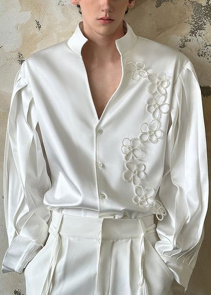 Camisa de hombre de algodón y seda perlado con botones y cuello alto blanca hecha a mano para primavera