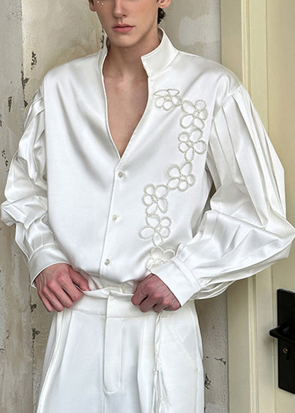 Camisa de hombre de algodón y seda perlado con botones y cuello alto blanca hecha a mano para primavera