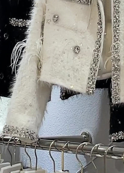 Abrigo de invierno hecho a mano con plumas de circón blanco y relleno de algodón