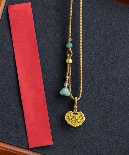 Collar con colgante de vaina de loto de ágata de jade y cobre amarillo dorado hecho a mano
