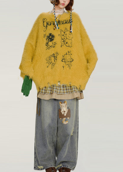 Handgefertigter, gelber Oversize-Strickpullover mit flauschigem Fellmuster und Fellprint – ideal für den Winter