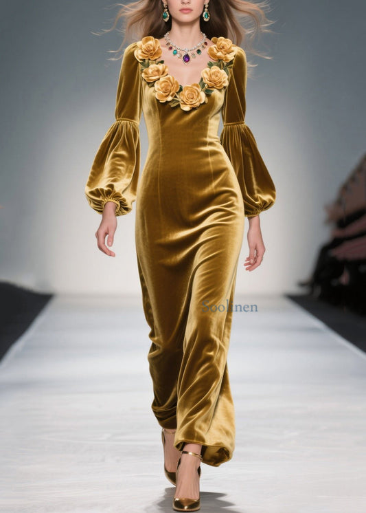 Handgefertigte lange gelbe Samtkleider mit V-Ausschnitt und Blumenmuster für den Frühling