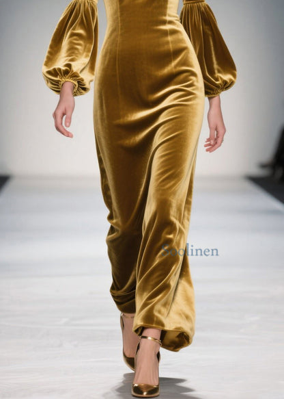 Handgefertigte lange gelbe Samtkleider mit V-Ausschnitt und Blumenmuster für den Frühling