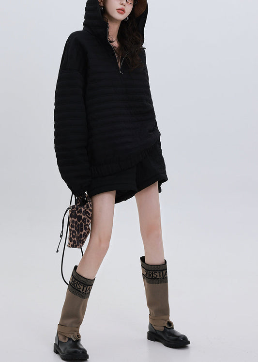 Italienisches zweiteiliges Set mit Kapuze, schwarz, Oversize, aus feiner Baumwolle, Winter