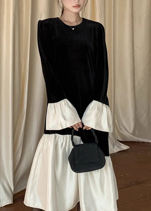 Italienisches schwarzes Patchwork-Seidensamtkleid mit O-Ausschnitt und ausgestellten Ärmeln