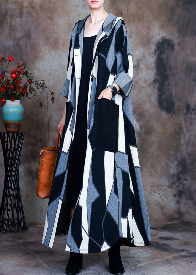 Italienischer schwarz-weißer Wollmantel mit Kapuze und Print