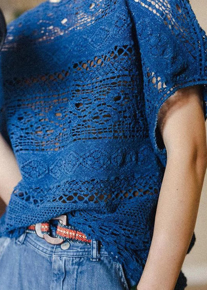 Camisetas de punto caladas con cuello redondo en azul italiano de verano