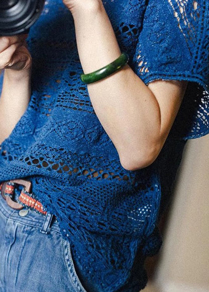 Camisetas de punto caladas con cuello redondo en azul italiano de verano