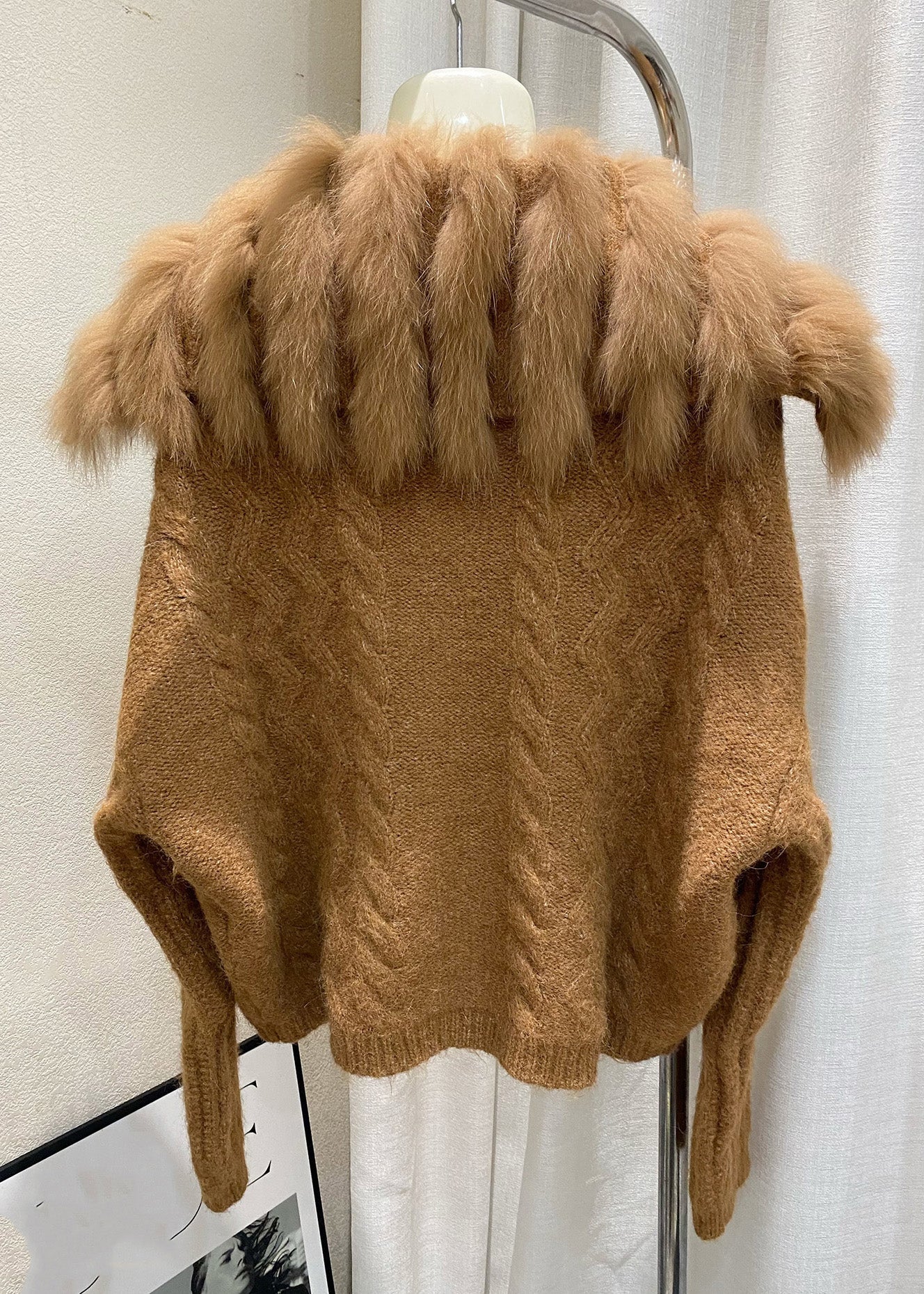 Italienische braune Strickjacke mit Matrosenkragen und Reißverschluss aus Baumwolle für den Winter