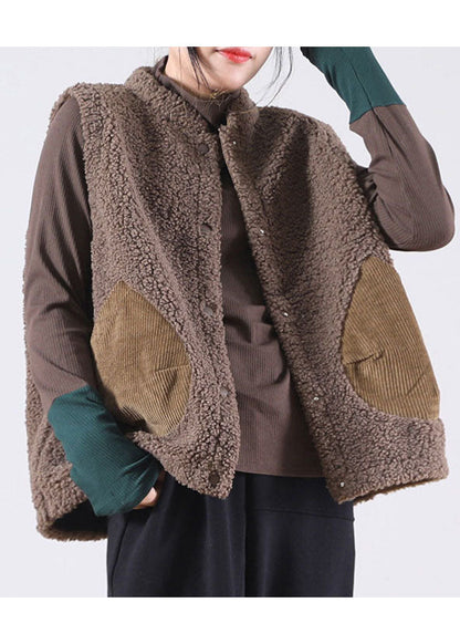 Italienische ärmellose Weste aus Kunstpelz mit Patchwork-Taschen in Schokoladenbraun