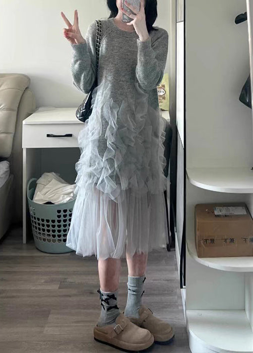 Italienischer grauer, langer Strickpullover aus Tüll-Patchwork mit Rundhalsausschnitt für den Frühling