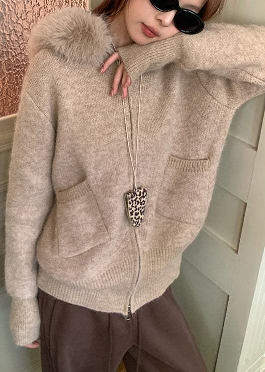 Italienische khakifarbene Kapuzen-Patchwork-Strickmäntel aus Kunstpelz für den Winter