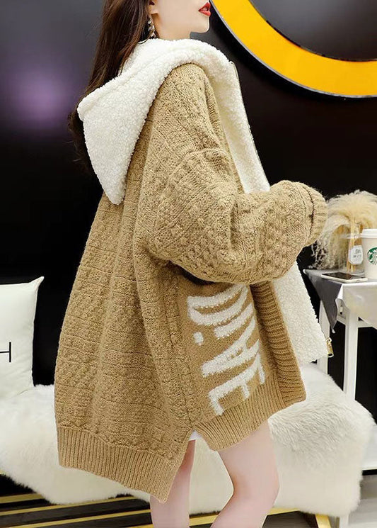 Italienischer Khaki-Winterstrickmantel mit Kapuze und Reißverschluss