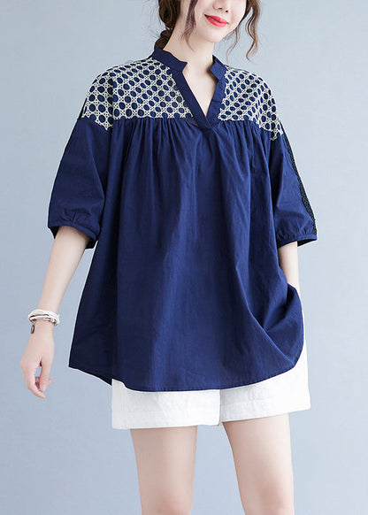 Italienische Marineblaue, ausgehöhlte, bestickte Patchwork-Oberteile mit kurzen Ärmeln