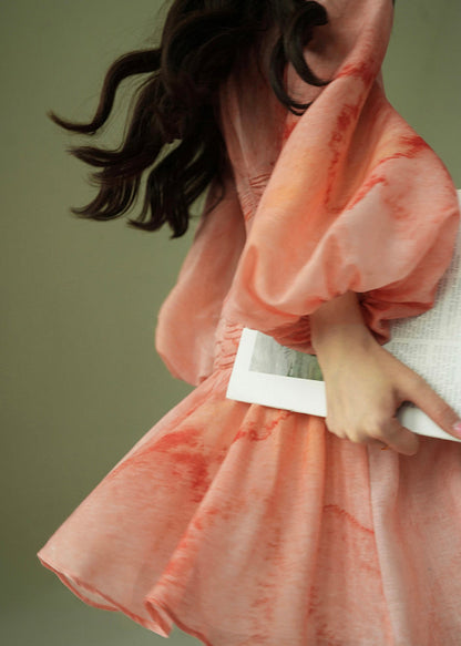 Italienisches Batik-Baumwollkleid mit Rüschen, Schleife und Puffärmeln