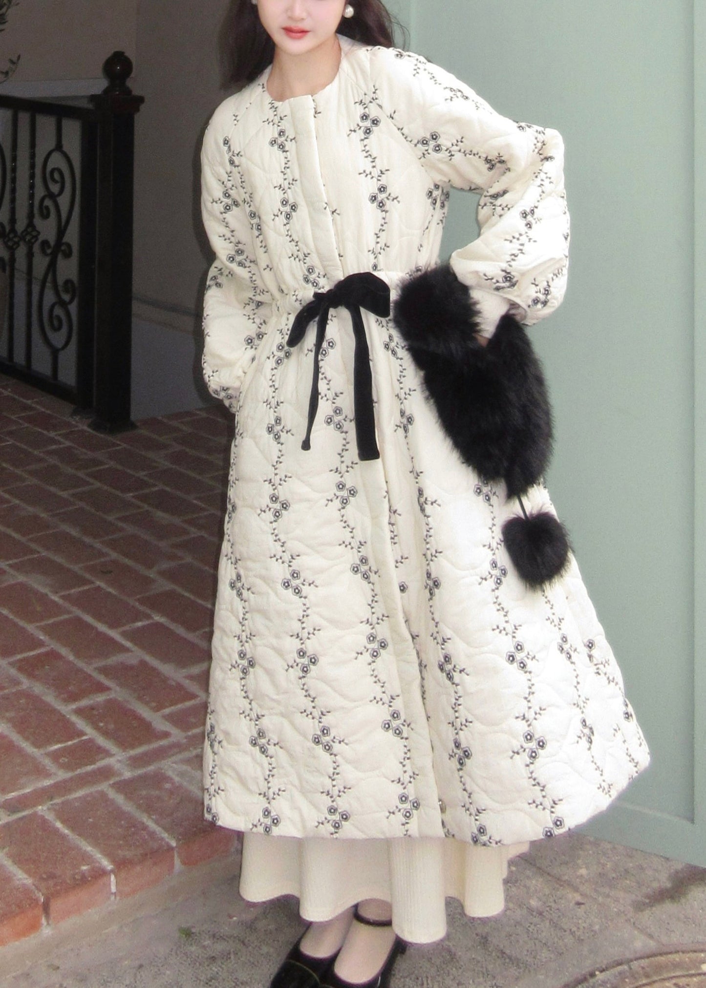 Parkas largas italianas de invierno con cuello de piel blanca, bolsillos y lazo en la cintura, rellenas de algodón