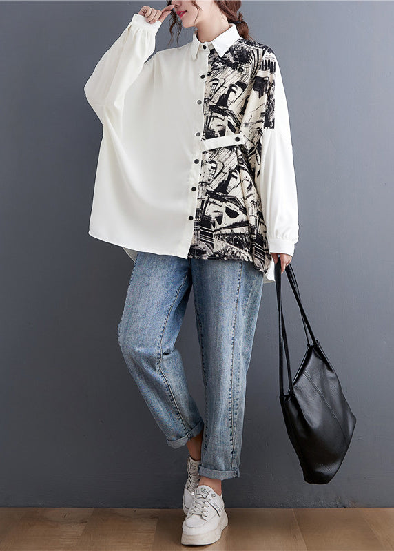 Italienisches weißes Peter-Pan-Kragen-Knopf-asymmetrisches Design-Print-Shirt-Top-Fledermausärmel